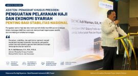 Asisten I Penasihat Khusus Presiden Bidang Politik, Hukum, dan Keamanan, Dr. H. Adi Warman, S.H., M.H., M.B.A., menyampaikan sambutan dalam peluncuran layanan Pro Hajj Signature oleh Bank Muamalat Indonesia bersama NRA Travel di Ballroom BJ Habibie, Muamalat Tower, Jakarta Selatan, Senin (11/5/2026).
