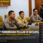 Polres Karawang mengungkap kasus pembunuhan pelajar berusia 15 tahun di Kecamatan Batujaya dalam konferensi pers yang digelar bersama unsur Forkopimda dan Bupati Karawang, Kamis (14/5/2026).