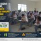 Siswa SMPIT Al Azhar 24 dan SMAIT Ummu Hamdah Cendikia 02 mengikuti kegiatan belajar mengajar di Desa Telukbango, Kecamatan Batujaya, Kabupaten Karawang. Hingga kini, sebanyak 455 siswa di bawah naungan Yayasan Ummu Hamdah masih menunggu realisasi Program Makan Bergizi Gratis (MBG) yang telah berjalan di berbagai sekolah lainnya.