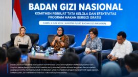Kepala Badan Gizi Nasional (BGN) Nanik S. Deyang menyampaikan paparan saat Konferensi Pers BGN di Kantor Pusat Badan Gizi Nasional, Jakarta, Kamis (4/6/2026).