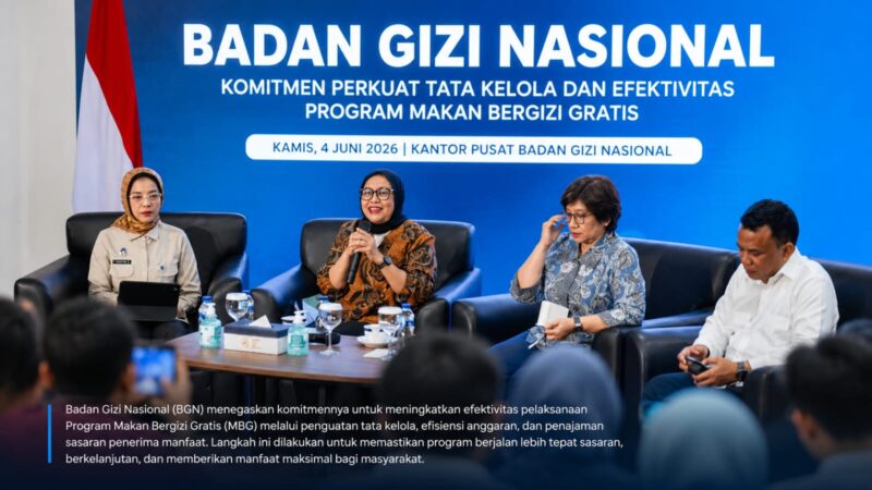Kepala Badan Gizi Nasional (BGN) Nanik S. Deyang menyampaikan paparan saat Konferensi Pers BGN di Kantor Pusat Badan Gizi Nasional, Jakarta, Kamis (4/6/2026).
