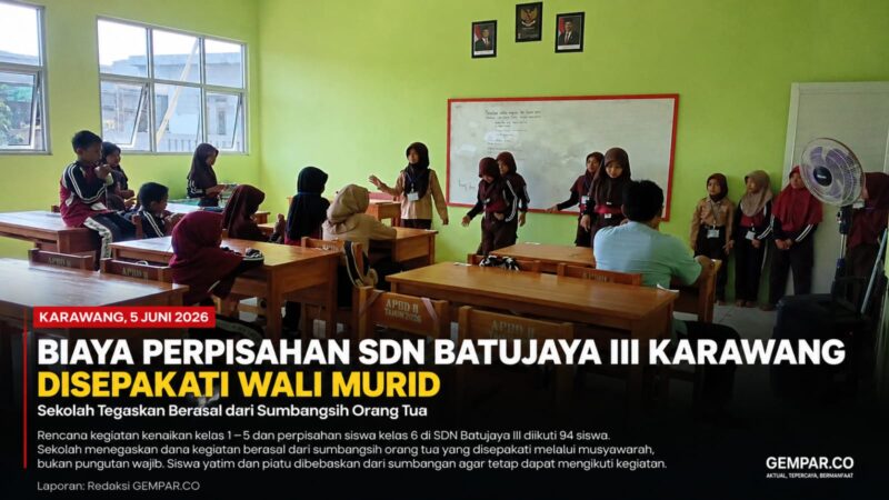 Siswa SDN Batujaya III, Kecamatan Batujaya, Kabupaten Karawang, mengikuti latihan tari sebagai persiapan kegiatan kenaikan kelas dan perpisahan siswa kelas VI. Kegiatan tersebut merupakan bagian dari rangkaian acara yang disepakati bersama oleh pihak sekolah dan orang tua siswa.