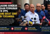 Kejagung terus mengembangkan penyidikan dugaan korupsi Program Makan Bergizi Gratis (MBG). Penyidik menetapkan Asep Yusuf Somantri (AYS) sebagai tersangka baru yang diduga berperan dalam pengaturan titik Satuan Pelayanan Pemenuhan Gizi (SPPG). 