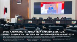 Foto: Suasana Rapat Paripurna DPRD Kabupaten Karawang dalam agenda pembentukan pansus Raperda strategis dan penyampaian laporan pertanggungjawaban APBD 2025. (Istimewa)