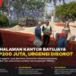 Pekerja melakukan penataan dan pengurugan halaman Kantor Kecamatan Batujaya, Kabupaten Karawang, Kamis (18/6/2026). 