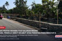 Papan proyek rehabilitasi saluran irigasi milik PJT II di Karawang kembali tidak terlihat di lokasi pekerjaan.