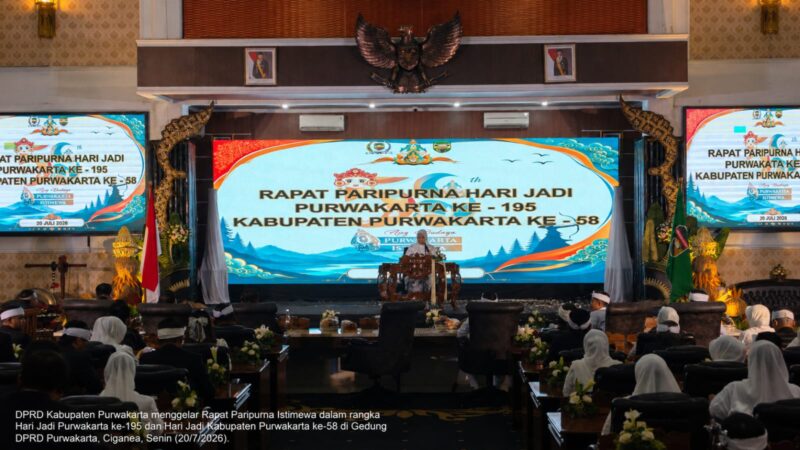 DPRD Kabupaten Purwakarta menggelar Rapat Paripurna Istimewa dalam rangka Hari Jadi Purwakarta ke-195 dan Hari Jadi Kabupaten Purwakarta ke-58 di Gedung DPRD Purwakarta, Senin (20/7/2026).