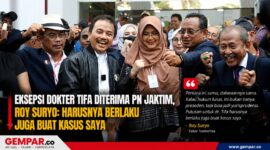 Roy Suryo dan Dokter Tifa usai persidangan di Pengadilan Negeri Jakarta Timur. Foto: Istimewa | Ilustrasi: GEMPAR.CO