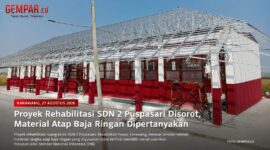 Proyek rehabilitasi ruang kelas SDN 2 Puspasari, Kecamatan Pedes, Kabupaten Karawang, menjadi sorotan.