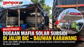 Gubuk yang diduga menjadi titik penampungan sementara solar bersubsidi di jalur BIC–Dawuan, Karawang.