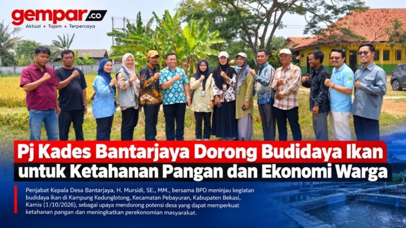 Pj Kades Bantarjaya bersama BPD meninjau budidaya ikan untuk mendorong ketahanan pangan dan ekonomi warga.