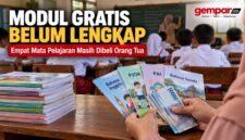 Program modul gratis Pemkab Karawang belum mencakup seluruh mata pelajaran. Orang tua siswa di Batujaya mengaku masih harus mengeluarkan Rp60 ribu untuk membeli empat buku modul.